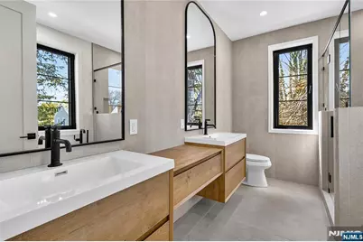 395 Hickory Avenue, Paramus, NJ 07652 - Photo 33