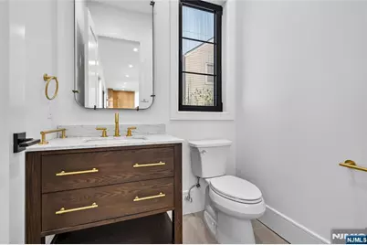 395 Hickory Avenue, Paramus, NJ 07652 - Photo 13