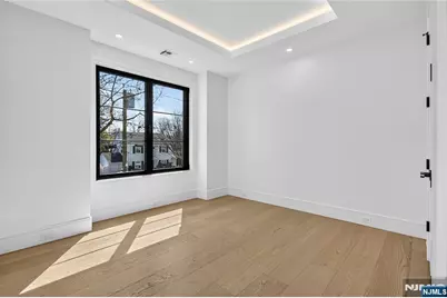 395 Hickory Avenue, Paramus, NJ 07652 - Photo 21