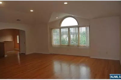 69 Summit Avenue 2 #2, Elmwood Park, NJ 07407 - Photo 7