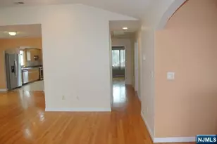 69 Summit Ave 2, Elmwood Park, NJ 07407 - Photo 9
