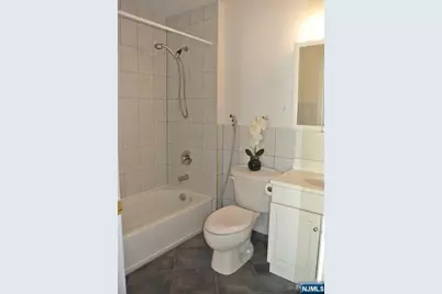 69 Summit Avenue 2 #2, Elmwood Park, NJ 07407 - Photo 13