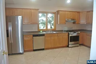 69 Summit Ave 2, Elmwood Park, NJ 07407 - Photo 3