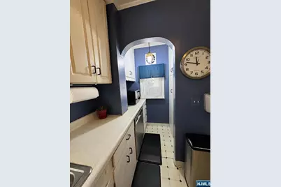 28 Van Houten Street, Bergenfield, NJ 07621 - Photo 25
