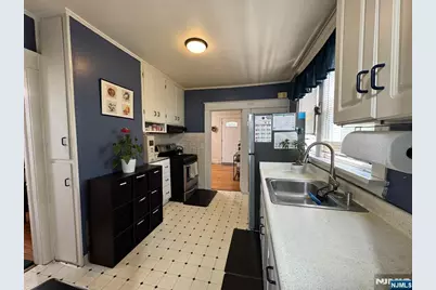 28 Van Houten Street, Bergenfield, NJ 07621 - Photo 29