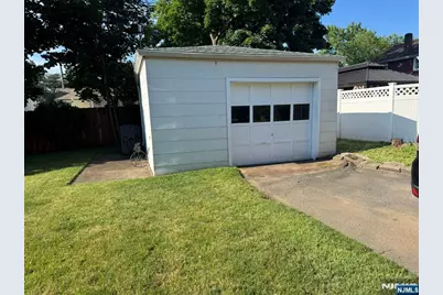 28 Van Houten Street, Bergenfield, NJ 07621 - Photo 7
