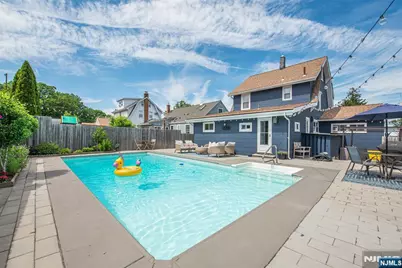 118 Hamilton Avenue, Hasbrouck Heights, NJ 07604 - Photo 21