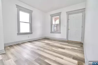 240-242 Sunset Avenue, Newark, NJ 07106 - Photo 9