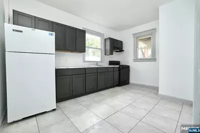 240-242 Sunset Avenue, Newark, NJ 07106 - Photo 3