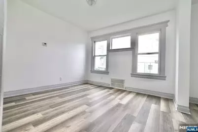 240-242 Sunset Avenue, Newark, NJ 07106 - Photo 7