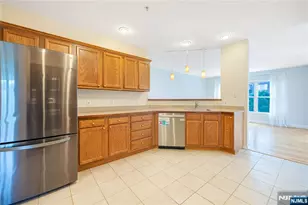 337 The Promenade 337, Edgewater, NJ 07013 - Photo 11