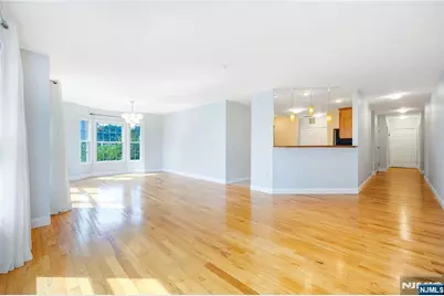 337 The Promenade 337 #337, Edgewater, NJ 07013 - Photo 5