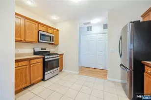 337 The Promenade 337, Edgewater, NJ 07013 - Photo 13