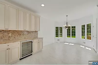 210 Woodmere Court, Franklin Lakes, NJ 07417 - Photo 11