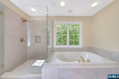 210 Woodmere Court, Franklin Lakes, NJ 07417 - Photo 15