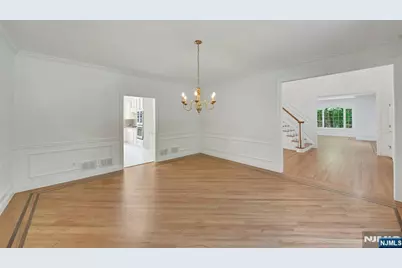 210 Woodmere Court, Franklin Lakes, NJ 07417 - Photo 7