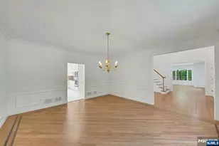 210 Woodmere Ct, Franklin Lakes, NJ 07417 - Photo 7