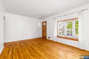 364 Roosevelt Ave, Lyndhurst Township, NJ 07071 - Photo 3