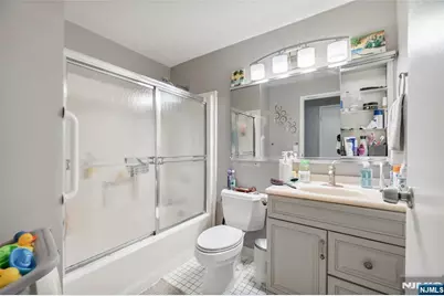 320 Anderson Avenue 2A #2A, Fairview, NJ 07022 - Photo 11