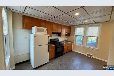 107 3rd Avenue 1st Floor #1st Floor, Hawthorne, NJ 07506 - Photo 5