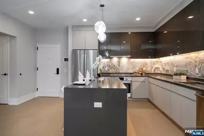7101 River Road 304A #304A, North Bergen, NJ 07047 - Photo 5