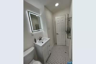 615 Chase Avenue 2 #2, Lyndhurst Township, NJ 07071 - Photo 11