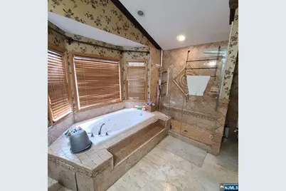 526 Moonachie Avenue, Wood Ridge, NJ 07075 - Photo 17