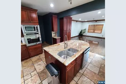 526 Moonachie Avenue, Wood Ridge, NJ 07075 - Photo 13