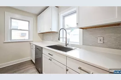 564 Maple Avenue, Teaneck Township, NJ 07666 - Photo 15