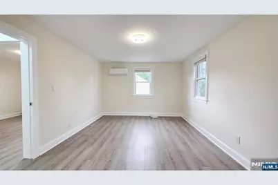564 Maple Avenue, Teaneck Township, NJ 07666 - Photo 21