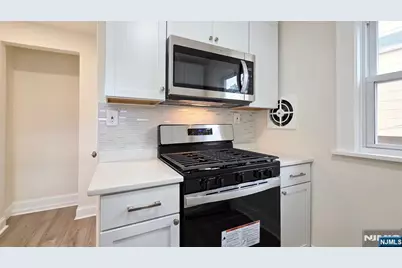 564 Maple Avenue, Teaneck Township, NJ 07666 - Photo 17