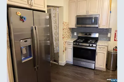 21 Lake Street, East Orange, NJ 07017 - Photo 3