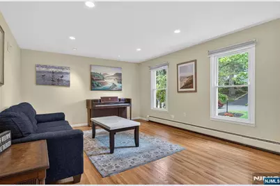 559 Wayne Drive, River Vale Township, NJ 07675 - Photo 5
