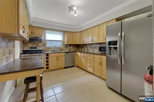 2 Carlen Ct 1, Fairview, NJ 07022 - Photo 9