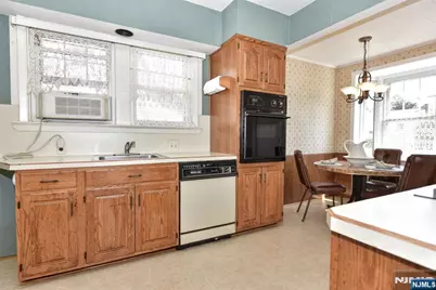 225 Passaic Avenue, Hasbrouck Heights, NJ 07604 - Photo 11
