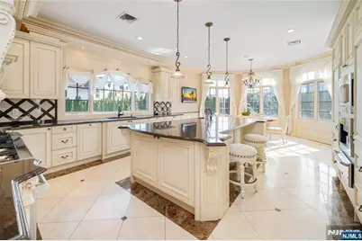 2 Euclid Road, Fort Lee, NJ 07024 - Photo 13