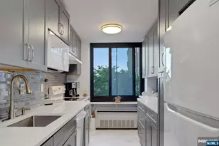 200 Winston Dr 106, Cliffside Park, NJ 07010 - Photo 9