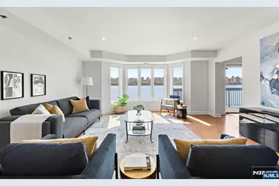 202 Adams Court, Edgewater, NJ 07020 - Photo 3
