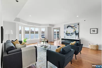 202 Adams Court, Edgewater, NJ 07020 - Photo 7