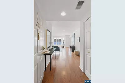 202 Adams Court, Edgewater, NJ 07020 - Photo 31