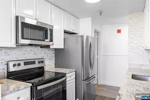 100 Old Palisade Road 3215, Fort Lee, NJ 07024 - Photo 15