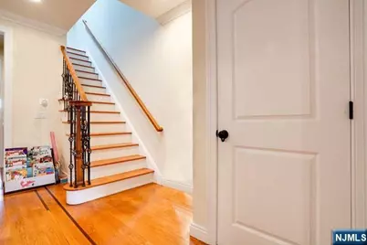 415 Westview Place, Fort Lee, NJ 07024 - Photo 9