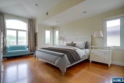 415 Westview Place, Fort Lee, NJ 07024 - Photo 11