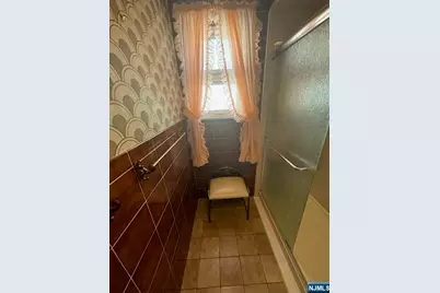 330 Stuyvesant Avenue 1 #1, Lyndhurst Township, NJ 07071 - Photo 11