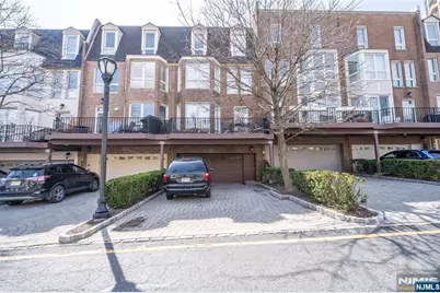 130 Kensington Drive, Fort Lee, NJ 07024 - Photo 45