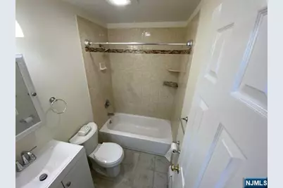 2002 Hawthorne Lane, Mahwah, NJ 07430 - Photo 9