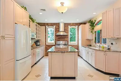 111 Magnolia Avenue, Cresskill, NJ 07626 - Photo 11