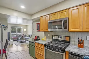 272-276 Walnut 6D, Newark, NJ 07105 - Photo 11