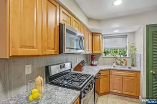 272-276 Walnut 6D, Newark, NJ 07105 - Photo 13