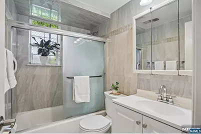 272-276 Walnut 6D #6D, Newark, NJ 07105 - Photo 21